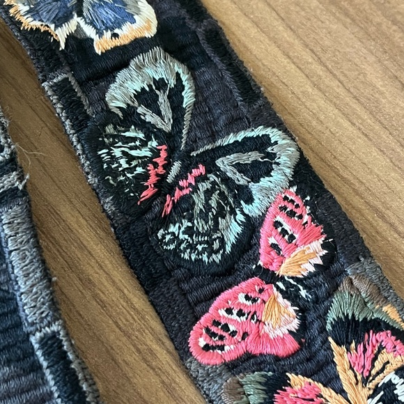 Rare Valentino Garavani embroidered camo butterfly purse strap - Picture 6 of 8